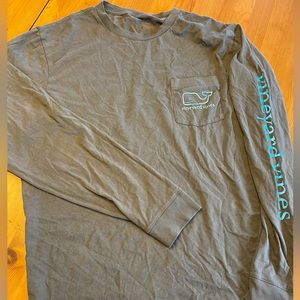 Vineyard Vines Men’s long sleeve tshirt. Size M